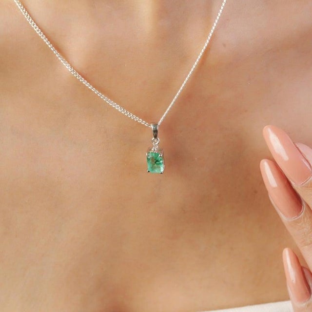 Emerald & Diamond Prong Pendant in 925 Sterling Silver For Sale - Image 9 of 12