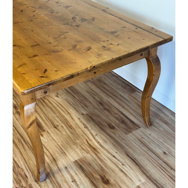 Vintage Cabriole Leg Farmhouse Style Pine Dining Table For Sale In Kansas City - Image 6 of 16