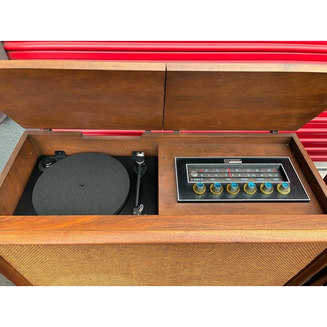 Mid-Century Modern Vintage Mid Century Turntable Console/Stereo Console by Packard Bell For Sale - Image 3 of 12