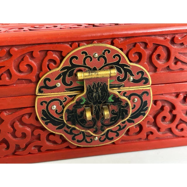 Mid 20th Century Chinese Export Cinnabar Lacquer Jewelry Box For Sale - Image 9 of 12