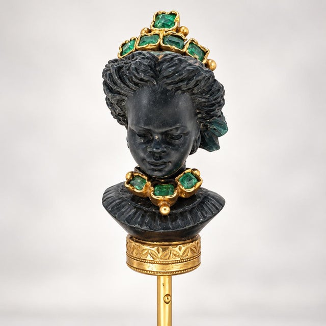 Traditional Antique Edwardian Hand-Carved Blackamoor Lady Stick Gold Pin With Emerald Crown For Sale - Image 3 of 5