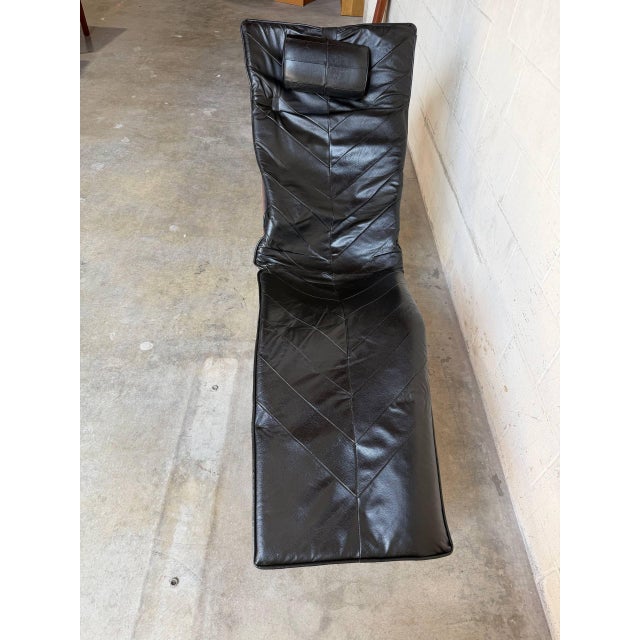 Vintage Scandinavian Black Leather Chaise Lounge Chair Mid Century Modern For Sale In Los Angeles - Image 6 of 10