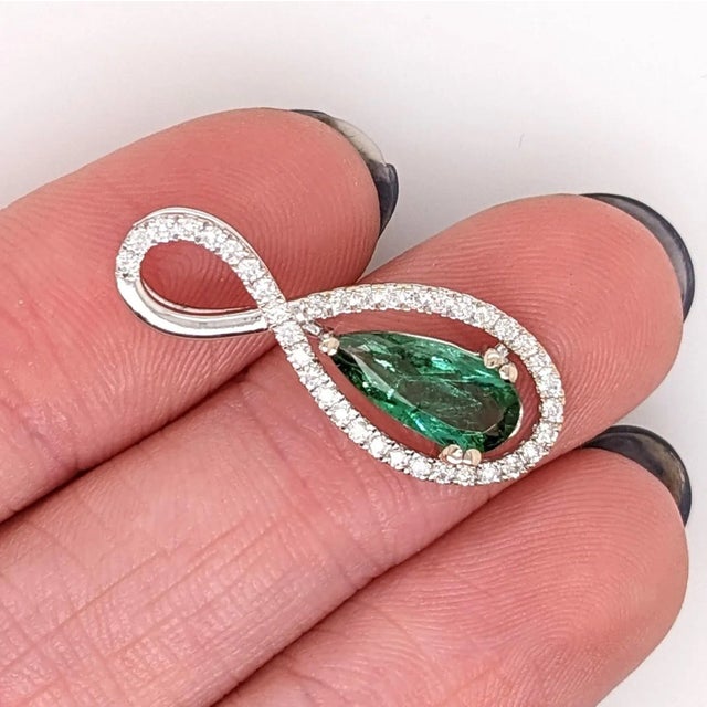 1ct Green Tourmaline Pendant with Earth Mined Diamonds in Solid 14K Gold Pear 11x5 For Sale In Columbus - Image 6 of 10