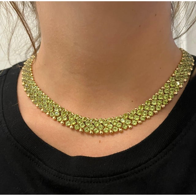 45 Carat Green Peridot Cluster Choker Necklace in 14K Yellow Gold For Sale In Miami - Image 6 of 7