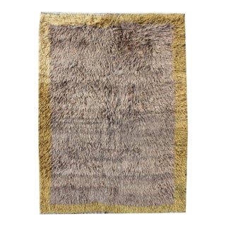 Mid 20th Century Modern Vintage Turkish Tulu Rug With Open Field in Gray and Cream/Yellow For Sale