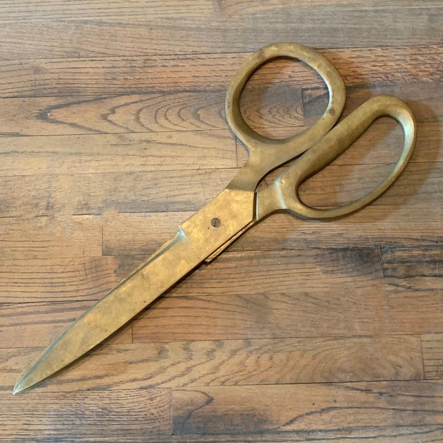 Mid 20th Century Oversized Bonze Advertising Store Display Scissors For Sale In New York - Image 6 of 9