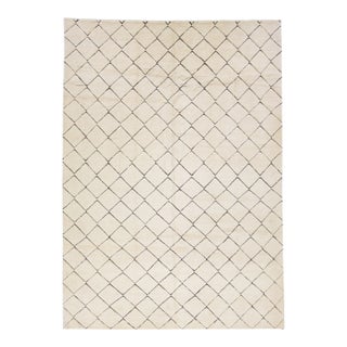 2020s Modern Geometric Moroccan Style Handmade Wool Rug in Ivory For Sale