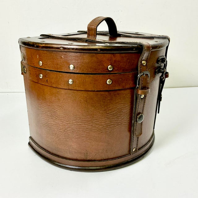 1980s Vintage Americana Boho Chic Wood and Faux Leather Strap Storage Box, After Ralph Lauren For Sale - Image 6 of 14
