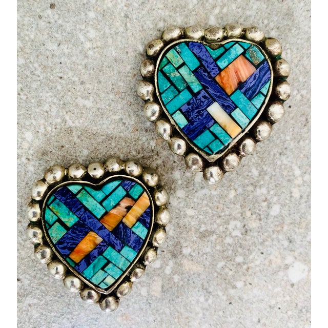 Early Vintage 1980’s Dian Malouf Oxidized Sterling Heart Earrings With Turquoise, Sugilite, & Spiny Oyster Mosaic Center & Beaded Silver Surround For Sale - Image 9 of 11