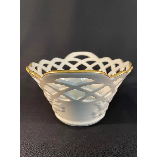 English 1970s Vintage Lenox "Golden Meadows" China Ivory Lattice Bowl or Jardiniere For Sale - Image 3 of 12