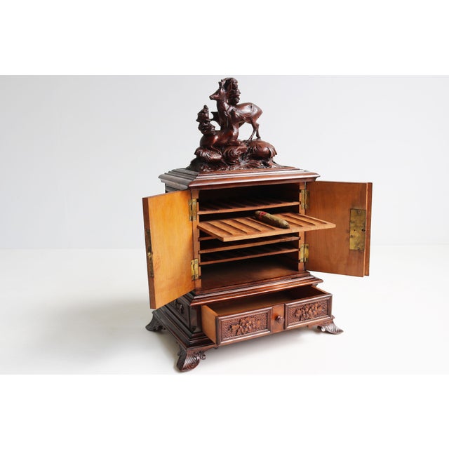 Antique Black Forest Cigar Box in Walnut, 1880 For Sale - Image 3 of 15
