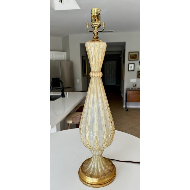 Mid-Century Modern 1950s Mid Century Modern Barovier & Toso Murano Coronado d'Oro Glass Table Lamp For Sale - Image 3 of 17