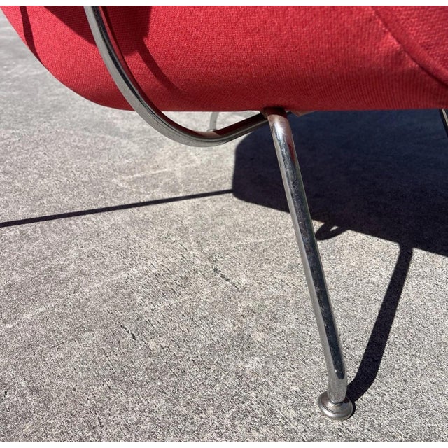 Early 21st Century Eero Saarinen Womb Chair by Knoll For Sale - Image 5 of 12