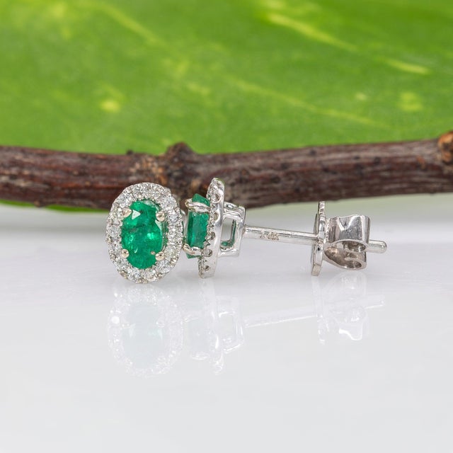 Modern Emerald Stud Earrings With Earth-Mined Diamond Accents: Solid 14k Gold, A Pair For Sale - Image 3 of 5