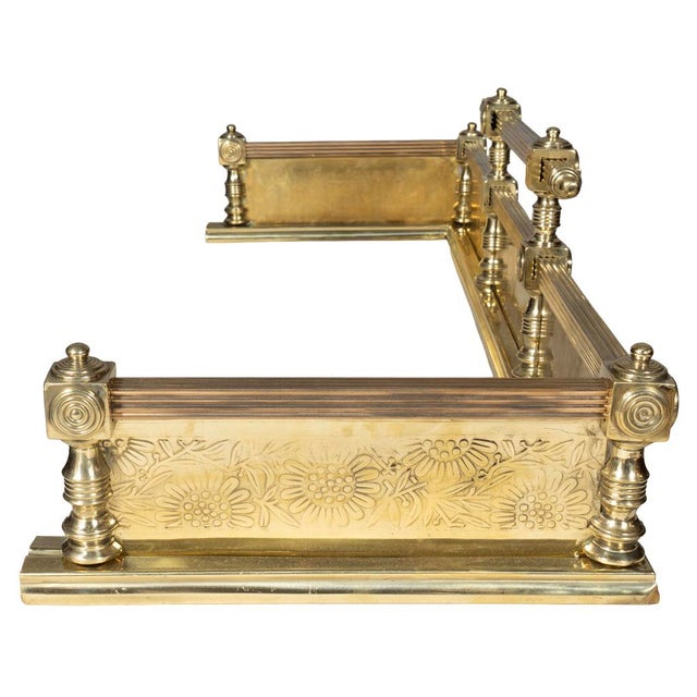 English Aesthetic Movement Brass Fire Fender For Sale In Boston - Image 6 of 10