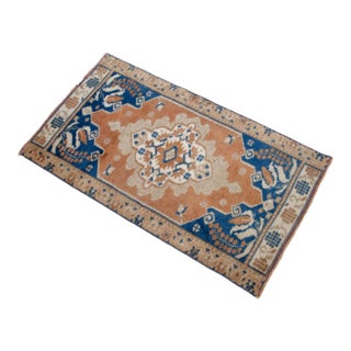 Vintage Rug Hand Made Mat Small Turkish Rug Enrty Decor - 1′ 8″ × 3′ 1″ For Sale