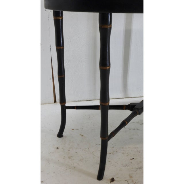 1980s Chippendale Hand-Painted Faux Bamboo Oval Side Table For Sale - Image 4 of 7