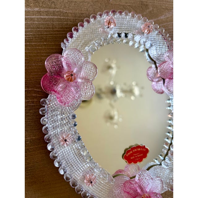 1950s C.1950s Vintage Italian Venetian Hand-Blown Pink Floral Murano Glass Hand Mirror For Sale - Image 5 of 9