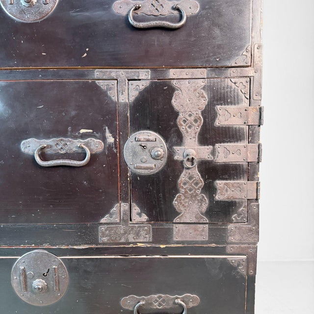 Contemporary Large Japanese Tansu Chest of Drawers, Storage Cabinet, 1900s, 1890s For Sale - Image 3 of 18