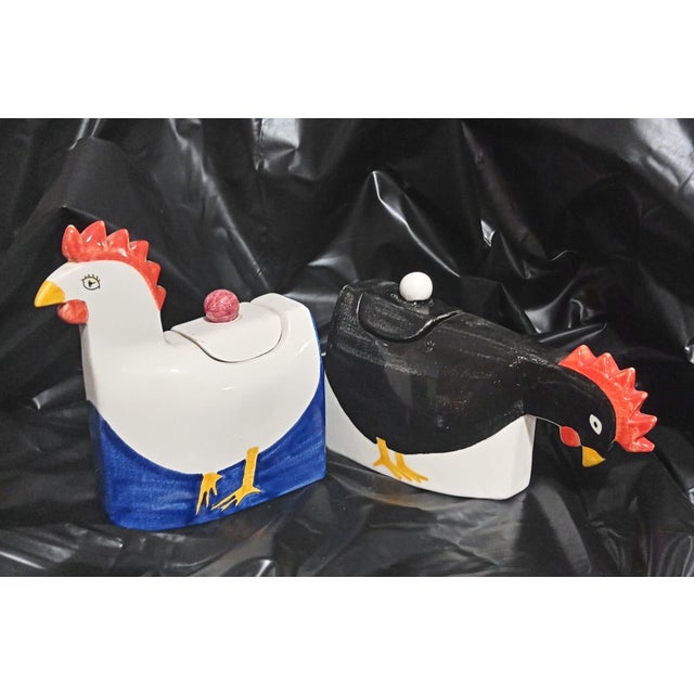 Hen-Shaped Teapots from Cerámicas Benlloch, Manises, Spain. 1990s, Set of 4 For Sale - Image 10 of 10