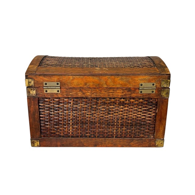 Late 20th Century Vintage Woven Bamboo Tabletop or Floor Dime Lid Storage Box, Chinoiseriie, French Country, Farmhouse, Cabin, Rustic For Sale - Image 5 of 6