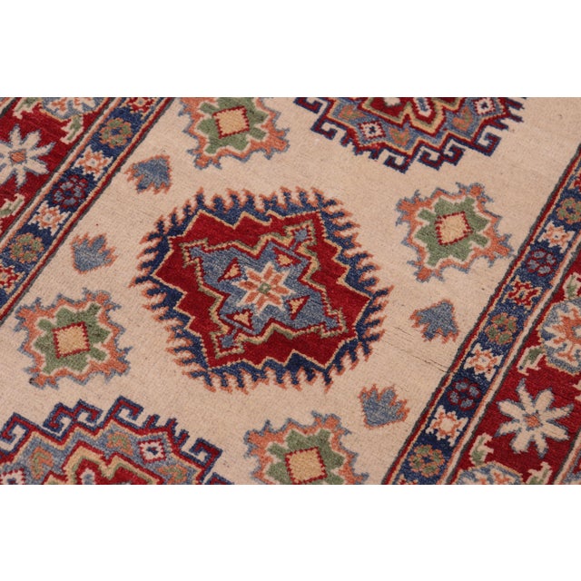 Bohemian Kazak Wade Gray/Beige Wool Runner Rug- 2'10''x8'0'' For Sale - Image 4 of 10