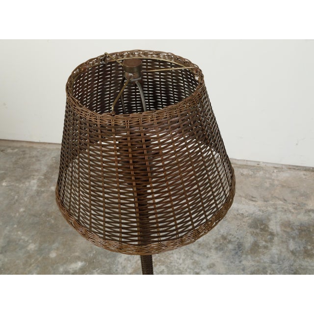 Mid 20th Century English Woven Basket Single Light Floor Lamp on Circular Base For Sale - Image 4 of 7