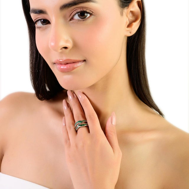 Antique-Style 1.8 Carat Square Emerald Statement Band Ring in Sterling Silver - Size 7 For Sale - Image 6 of 10