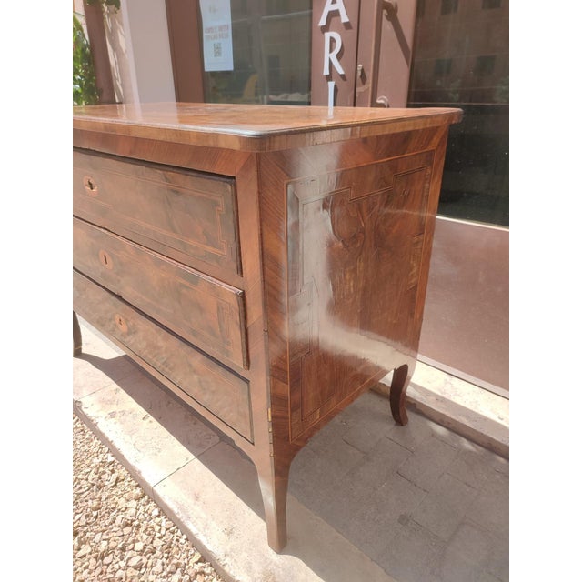Louis XVI Chest of Drawers in Inlaid Walnut Burl Veneer, Lazio, Italy For Sale - Image 4 of 10