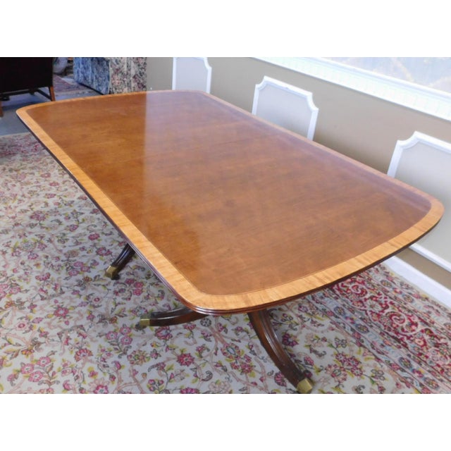 Fine Banded Mahogany Henredon Fine Furniture Double Pedestal Dining
