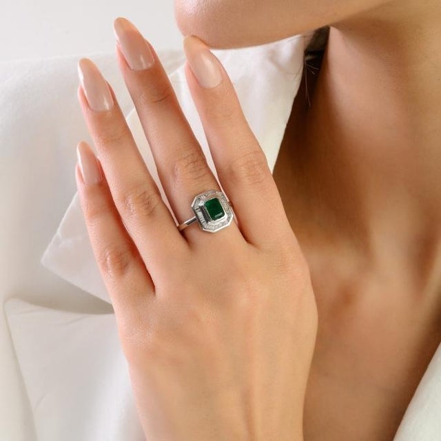 VRJewels Emerald Cut Emerald & Baguette Diamond Halo Ring Size 6 in 14k White Gold For Sale In New York - Image 6 of 14