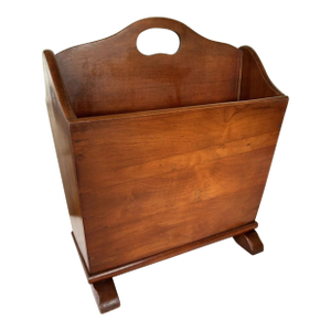 Vintage Colonial Magazine Rack in Maple