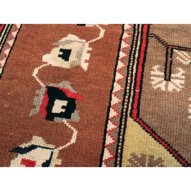 Galerie Shabab Collection Mid-20th Century Turkish Anatolian Rug For Sale In New York - Image 6 of 9