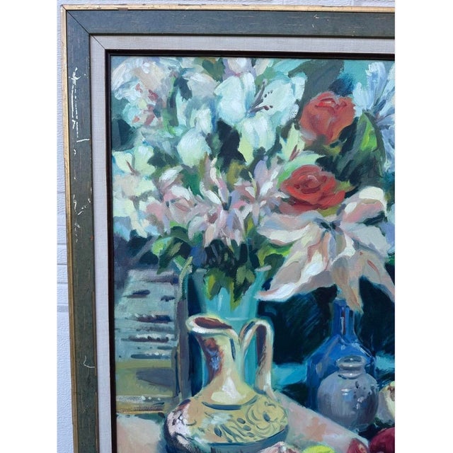 1984 Torgesen Murdock Original Oil Painting – Floral Still Life With Lilies, Roses & Ceramic Pitcher For Sale In San Diego - Image 6 of 18