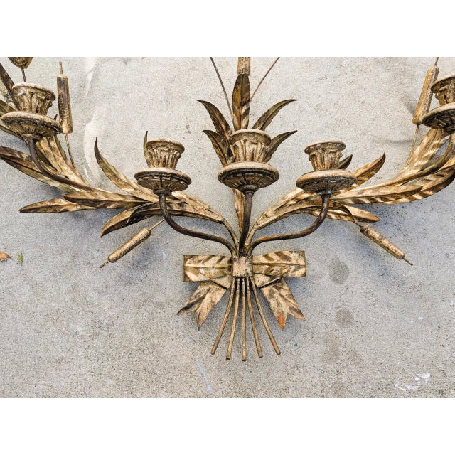 Mid-Century Modern Vintage Hollywood Regency Brass Italian Toleware Candelabra Wall Sconce For Sale - Image 3 of 9