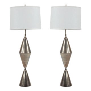 Mid 20th Century Minimalist Glow: Pair of Mid Century Geometric Silver Metal Lamps For Sale
