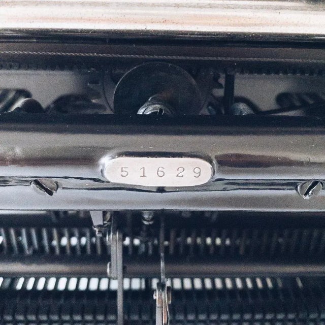 Industrial Continental Qwertz Typewriter with Original Case from Wanderer-Werke a.g. Chemnitz, 1920s For Sale - Image 3 of 13