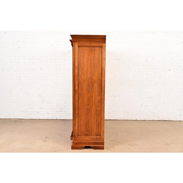 Thomasville French Regency Louis XVI Burl Wood Gentleman's Chest or Linen Press For Sale - Image 11 of 14