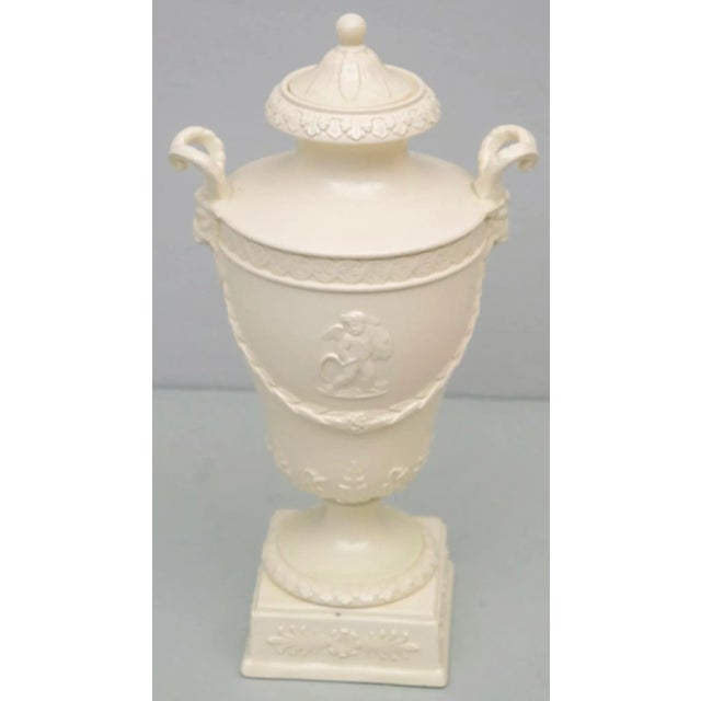 Ceramic 1960s Wedgwood Etruria Porcelain Cream Ware Neoclassical Urn For Sale - Image 7 of 9