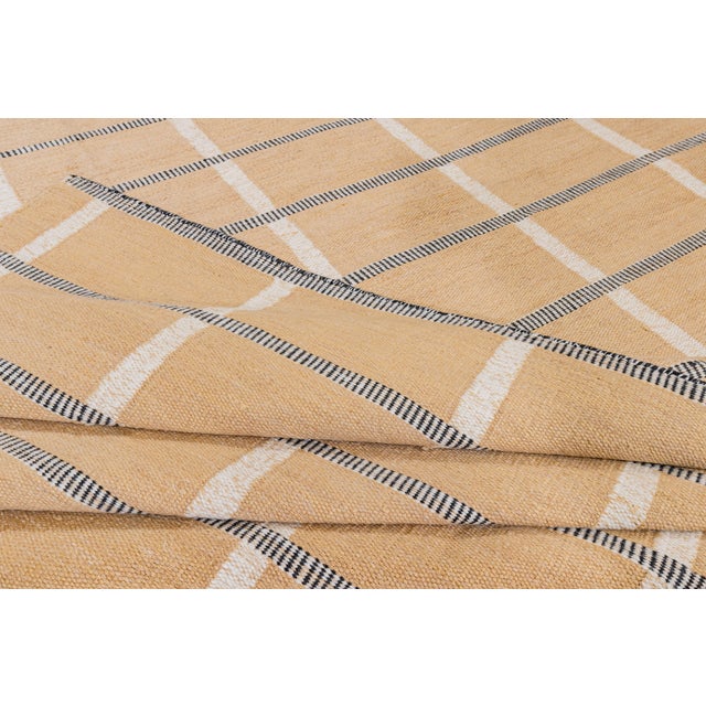 Beige Plaid Indoor Outdoor Polyester Rug, 9ft X 12ft For Sale - Image 11 of 11