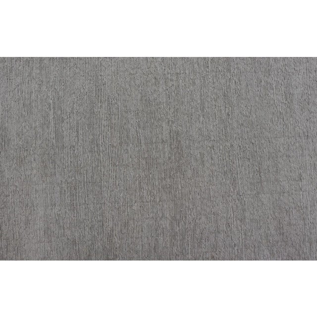 Khaki Reversible Large Modern Thick Flat Weave Rug in Minimalist Design With Khaki & Neutrals For Sale - Image 8 of 12