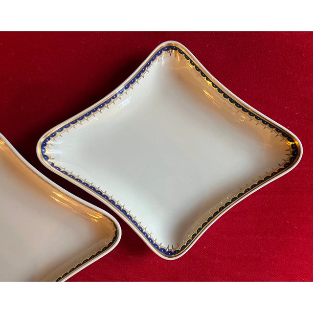 Early 19th Century Antique Early 19th Century English Wedgwood Creamware Diamond Shape Serving Dishes or Bowls - a Pair For Sale - Image 5 of 10