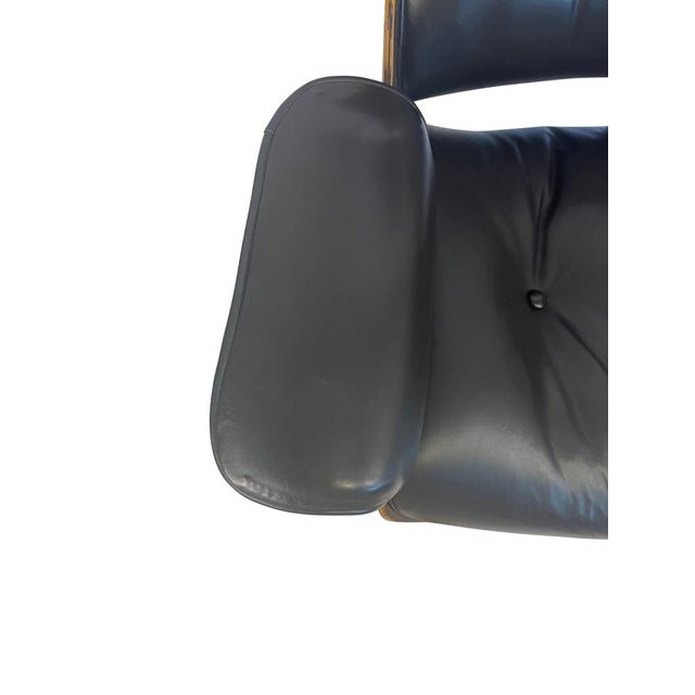 Mid 20th Century Walnut and Black Leather Lounge Chair Ottoman Attributed to PLycraft For Sale - Image 18 of 18