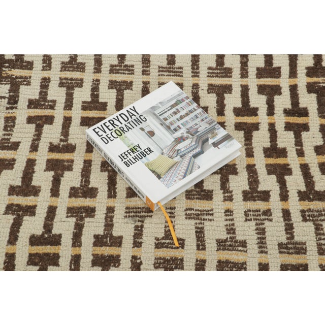 Ivory Vintage Art Deco Geometric Wool Rug by Rug & Kilim, France, 1950–1959 For Sale - Image 8 of 8