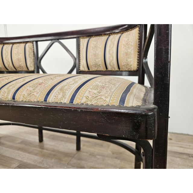 Wood Bent Beech Model N.215 Sofa attributed to Antonio Volpe, 1910s For Sale - Image 7 of 14