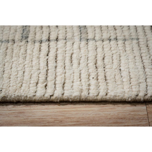 2020s Marrakech Beige Solace Hand-Knotted Wool Rug Carpet, Minimalist Design For Sale - Image 5 of 8