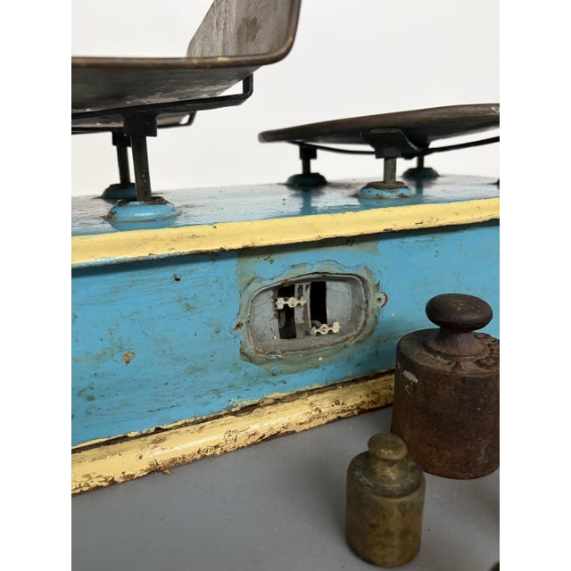 1940s Vintage Art Deco Italian Scale with Brass Pans, 1940 For Sale - Image 5 of 12