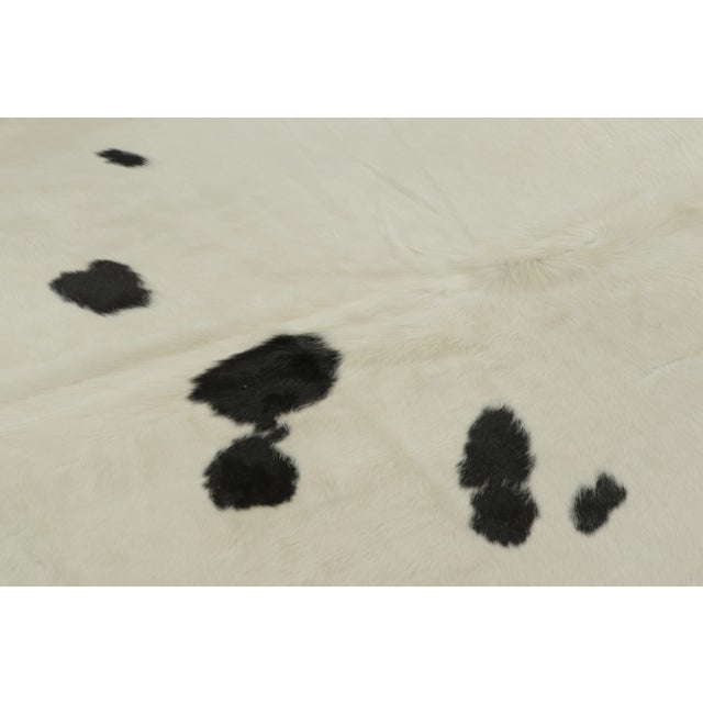 Rug & Kilim’s Contemporary Cowhide Rug in Bold Black & White For Sale In New York - Image 6 of 9