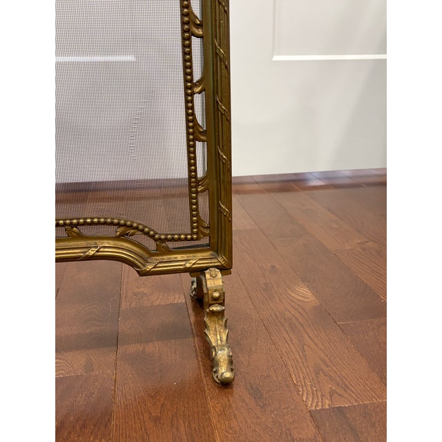 Late 19th Century French Louis XVI Brass Fireplace Screen W. Mesh Panel and Floral Details For Sale In New York - Image 6 of 18