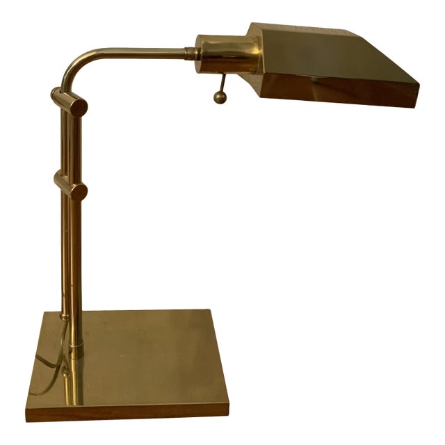 Pharmacy sales desk lamp